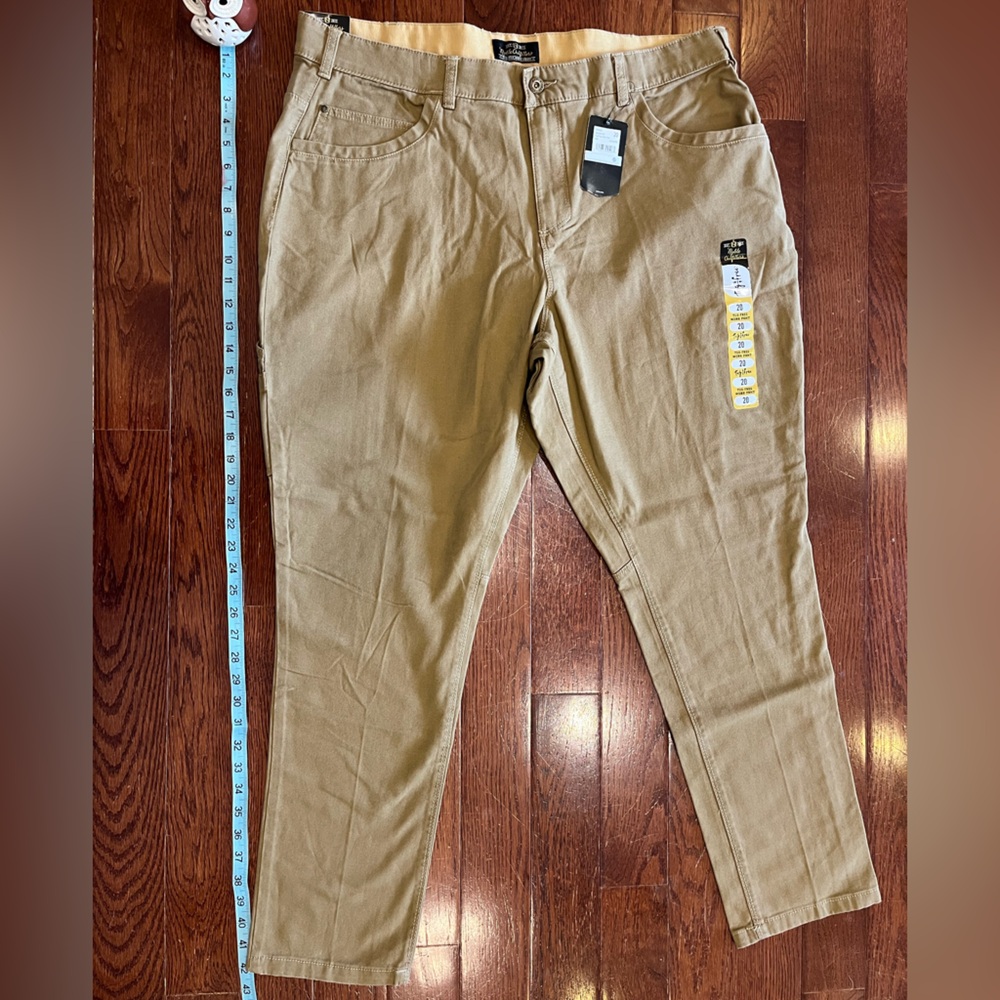 Women’s cargo pants NWT